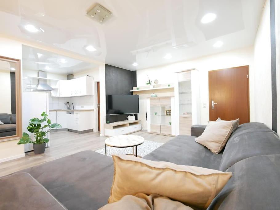61 M2 Erdgeschosswohnung Mit Eigenem Parkplatz Vorm Haus Osnabrück Exterior foto